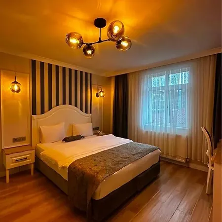 Beyaz Ev Restaurant Hotel Eskiomerler