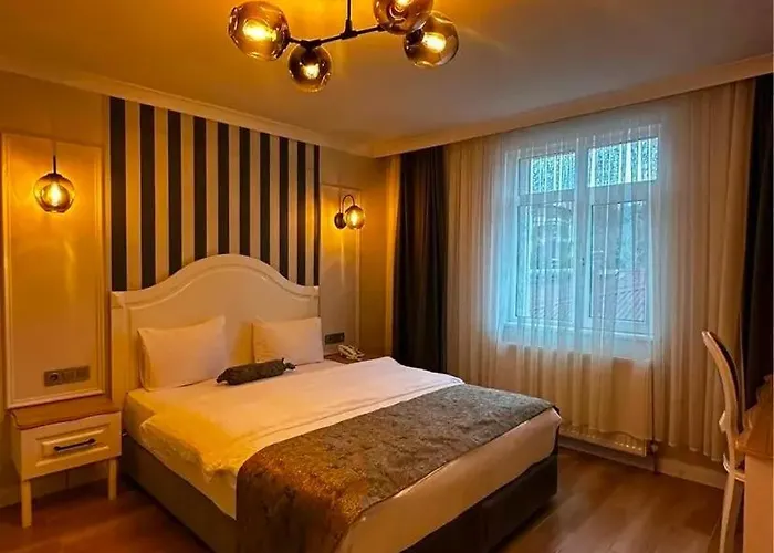 Beyaz Ev Restaurant Hotel Eskiomerler