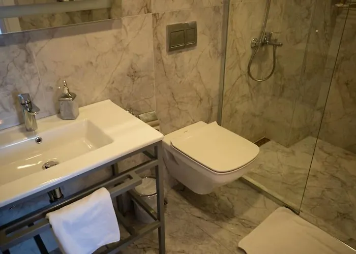 Hotel Beyaz Ev Restaurant Eskiomerler